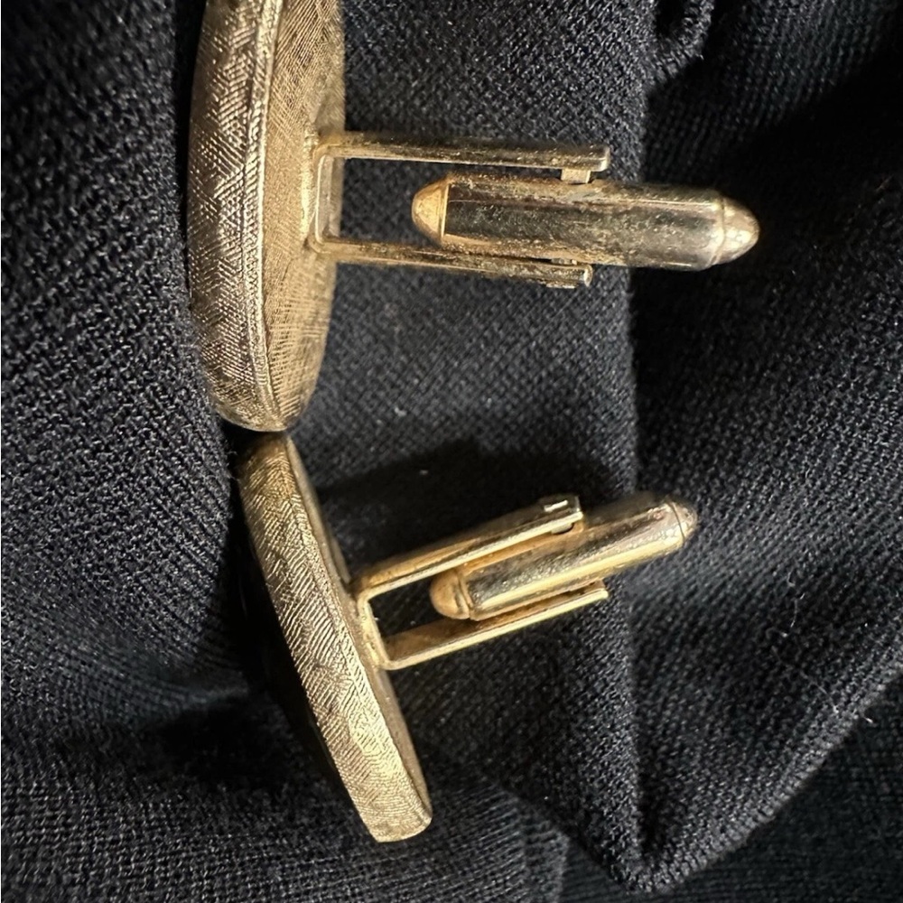 Vintage Black and Gold Egyptian or Greek cuff links - Picture 7 of 9